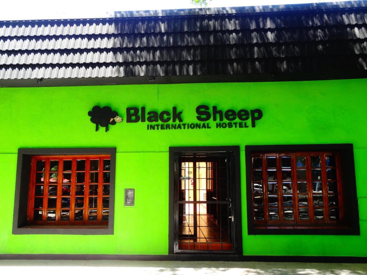 Black Sheep International Hostel Mendoza Ngoại thất bức ảnh